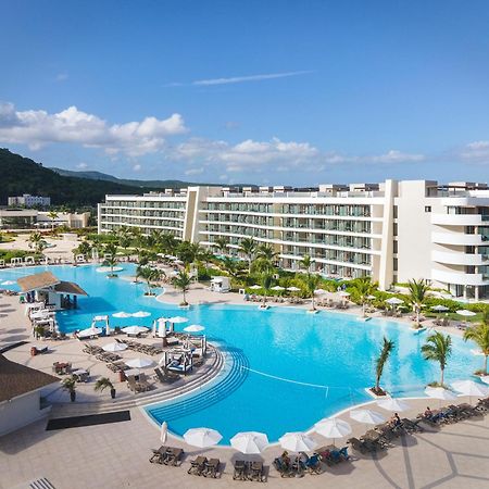 Ocean Coral Spring Resort Spring Rises Extérieur photo The resort's main pool