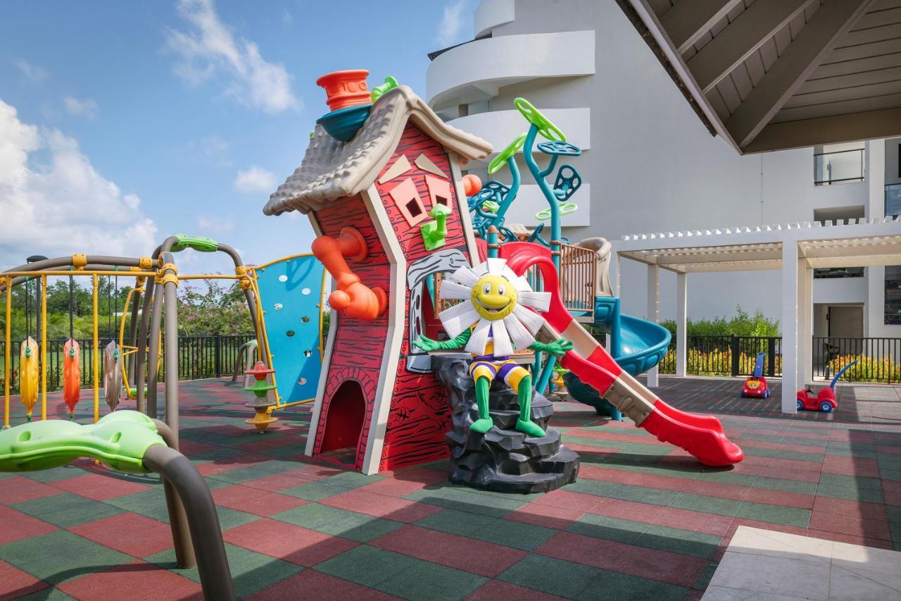 Ocean Coral Spring Resort Spring Rises Extérieur photo Playground at the resort