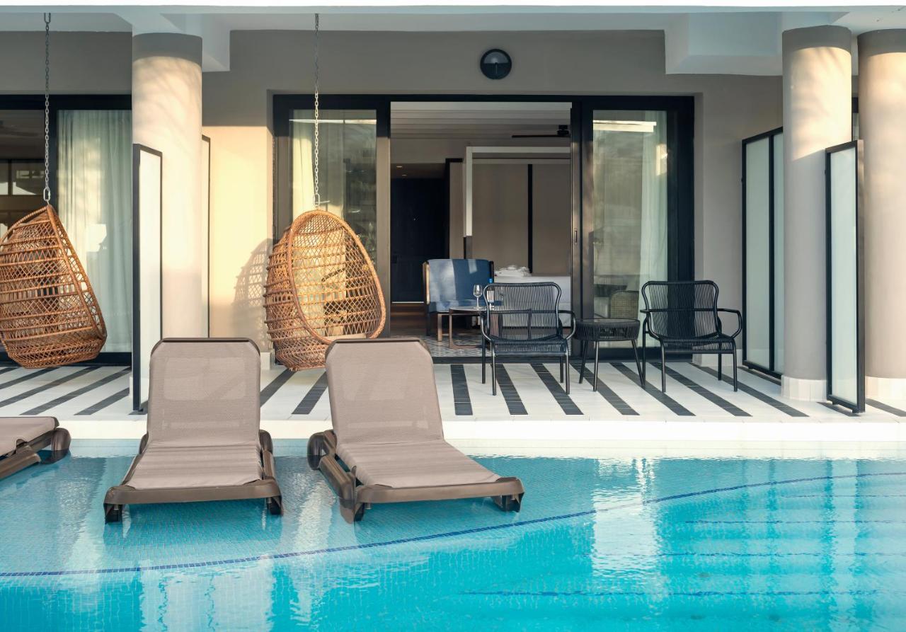 Ocean Coral Spring Resort Spring Rises Extérieur photo The swimming pool at the hotel